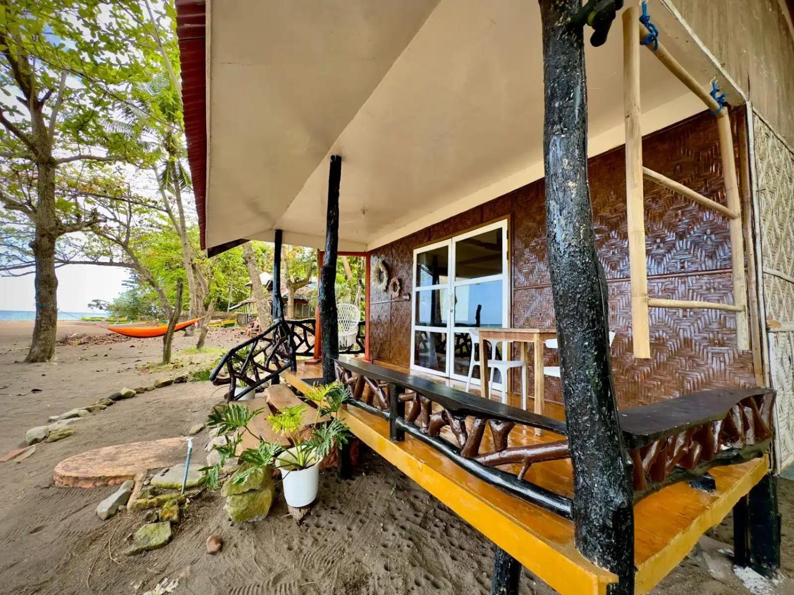 Playa Del Fuego Camiguin Beach Hostel & Resort マンバヤオ エクステリア 写真