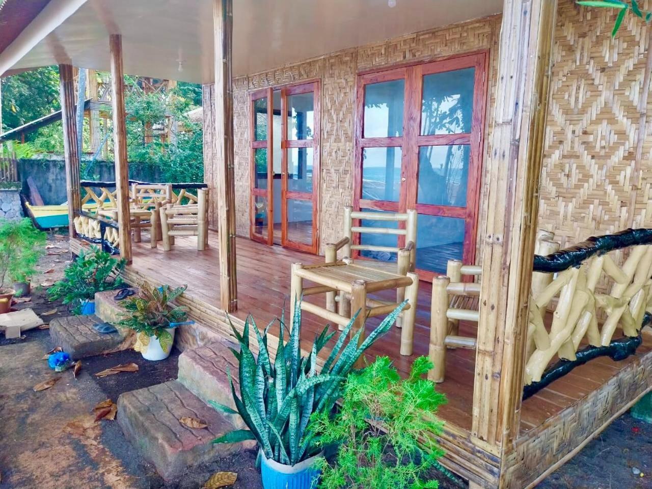 Playa Del Fuego Camiguin Beach Hostel & Resort マンバヤオ エクステリア 写真