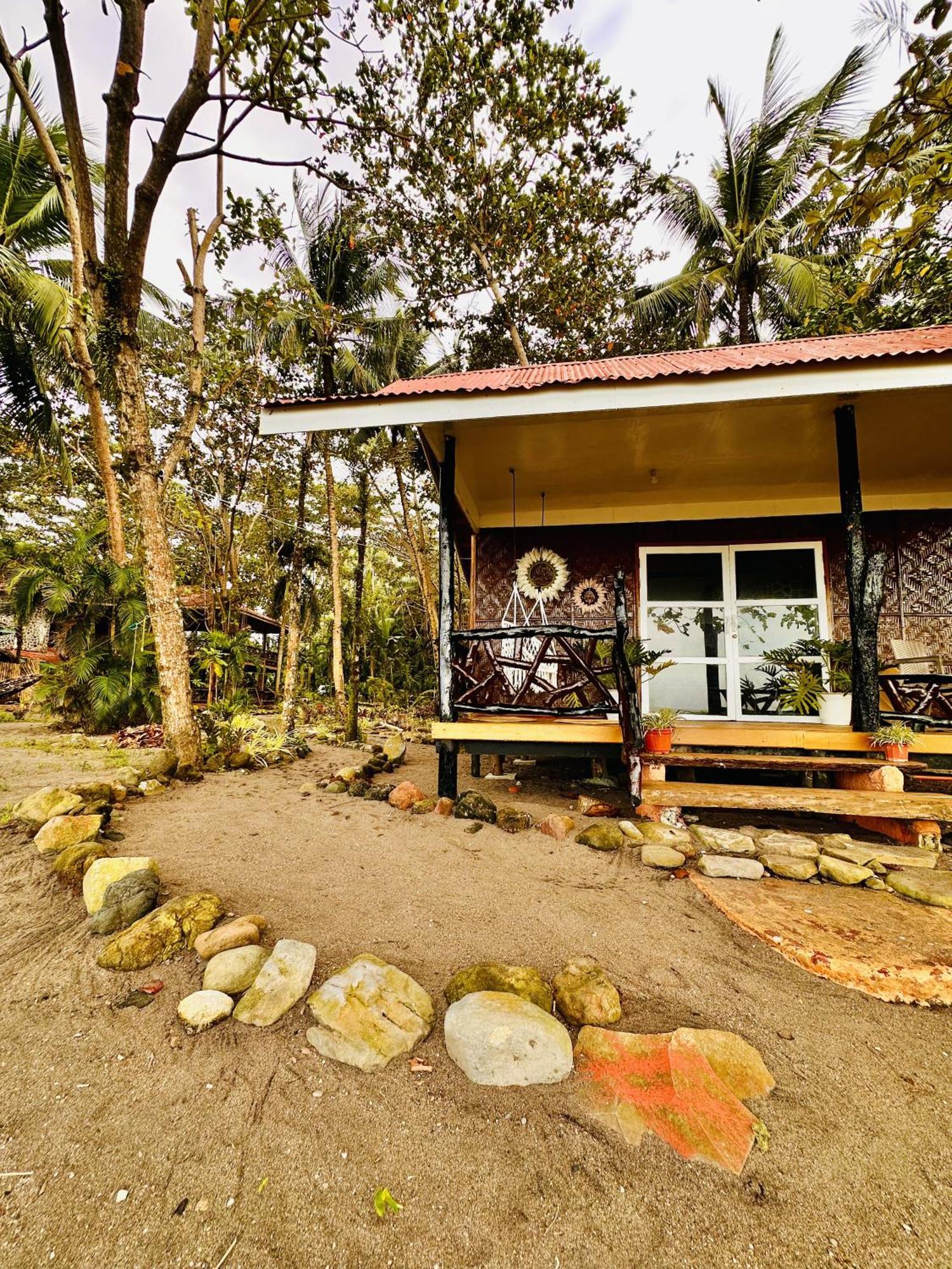 Playa Del Fuego Camiguin Beach Hostel & Resort マンバヤオ エクステリア 写真