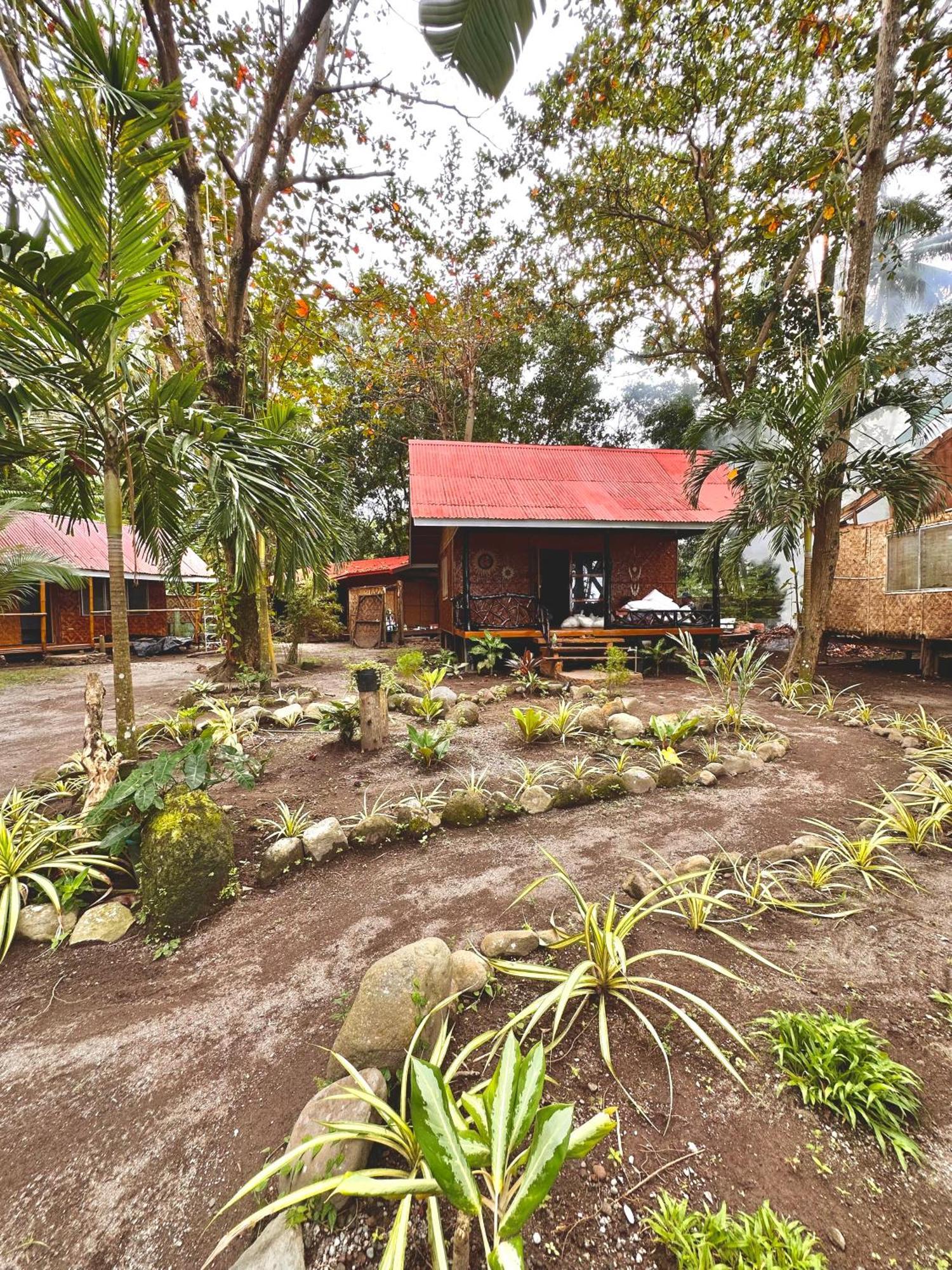 Playa Del Fuego Camiguin Beach Hostel & Resort マンバヤオ エクステリア 写真