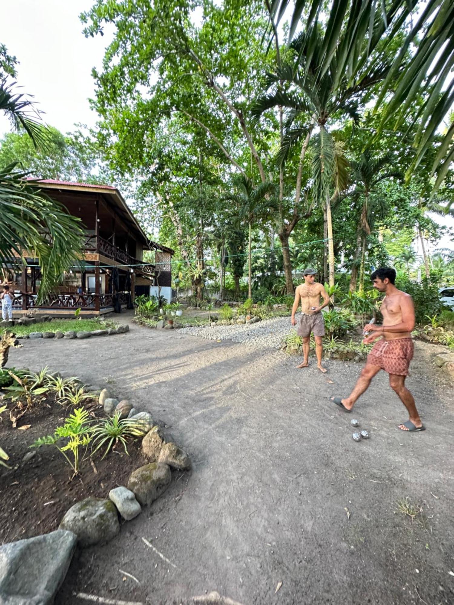 Playa Del Fuego Camiguin Beach Hostel & Resort マンバヤオ エクステリア 写真