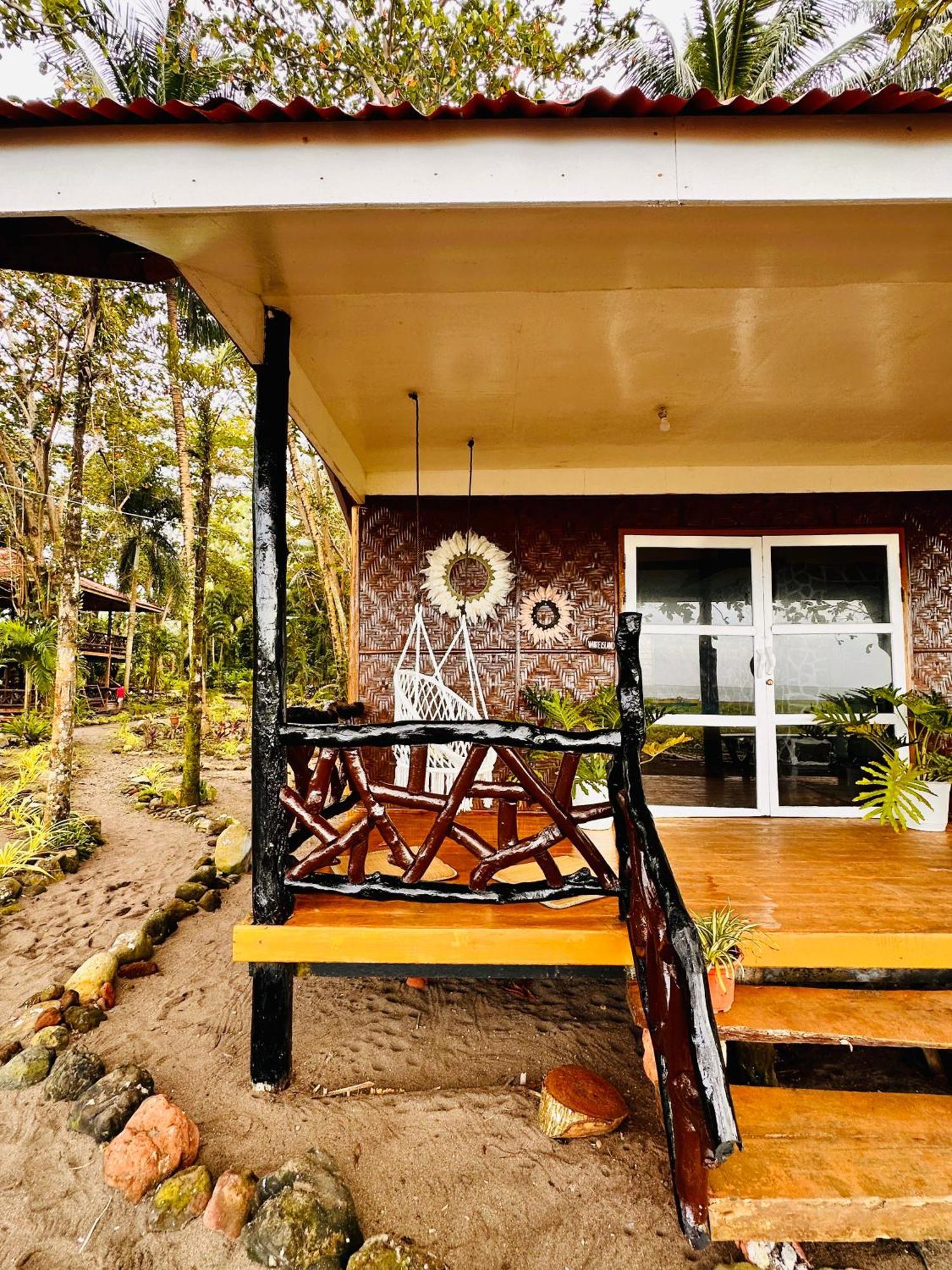 Playa Del Fuego Camiguin Beach Hostel & Resort マンバヤオ エクステリア 写真